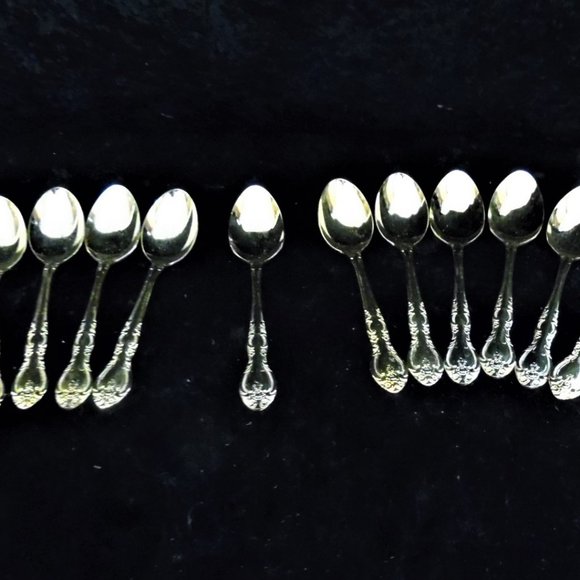 LAST MARKDOWN Nice lot of 13 gold plated spoons for your serving flatware needs - Picture 2 of 4